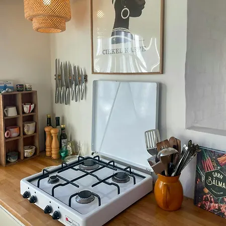 Authentic Cottage 150 M From North Beach Semesterbostad