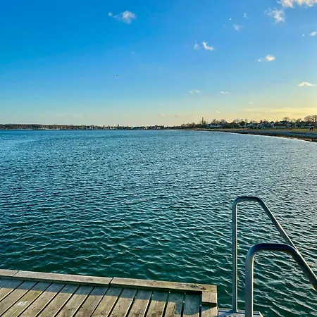 Authentic Cottage 150 M From North Beach Сasa de vacaciones Kerteminde