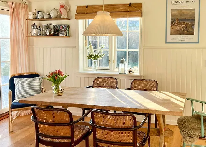 Сasa de vacaciones Authentic Cottage 150 M From North Beach Kerteminde