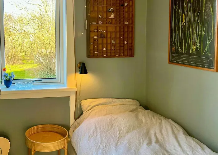 Semesterbostad Authentic Cottage 150 M From North Beach