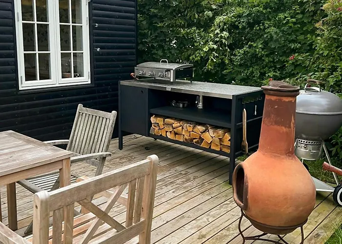 Semesterbostad Authentic Cottage 150 M From North Beach *